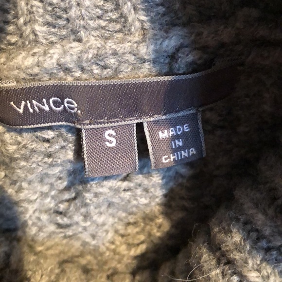 Beautiful Vince cable knit turtleneck. Very soft. Size S - Picture 3 of 6